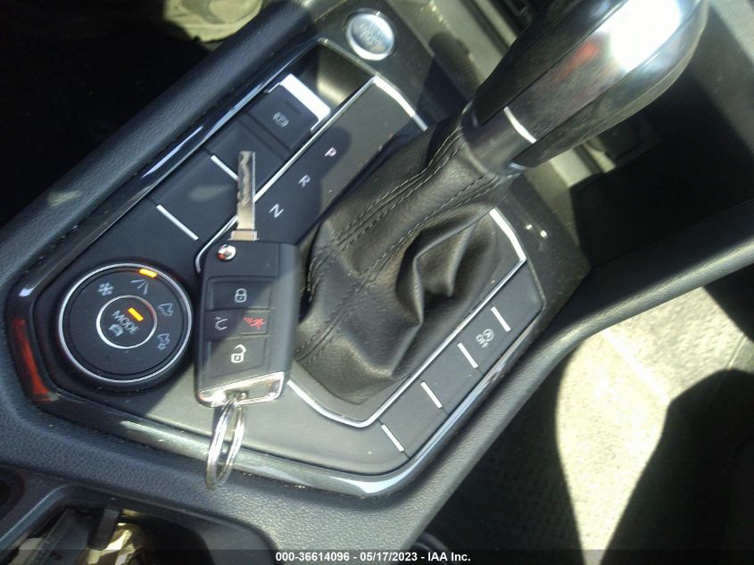 2019 VOLKSWAGEN TIGUAN SE/SEL/SEL R-LINE - 3VV2B7AX2KM083598