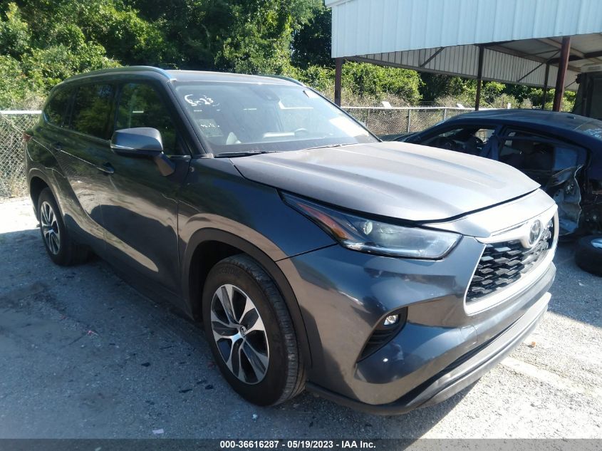 2021 TOYOTA HIGHLANDER XLE - 5TDGZRAH7MS532958