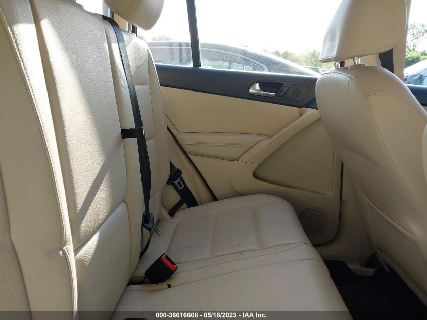 2016 VOLKSWAGEN TIGUAN S - WVGBV7AX1GW035289