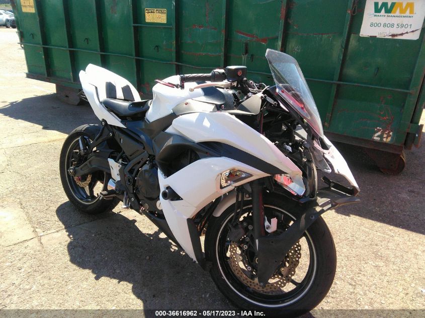 2017 KAWASAKI EX650 F - JKAEXEK11HDA00627