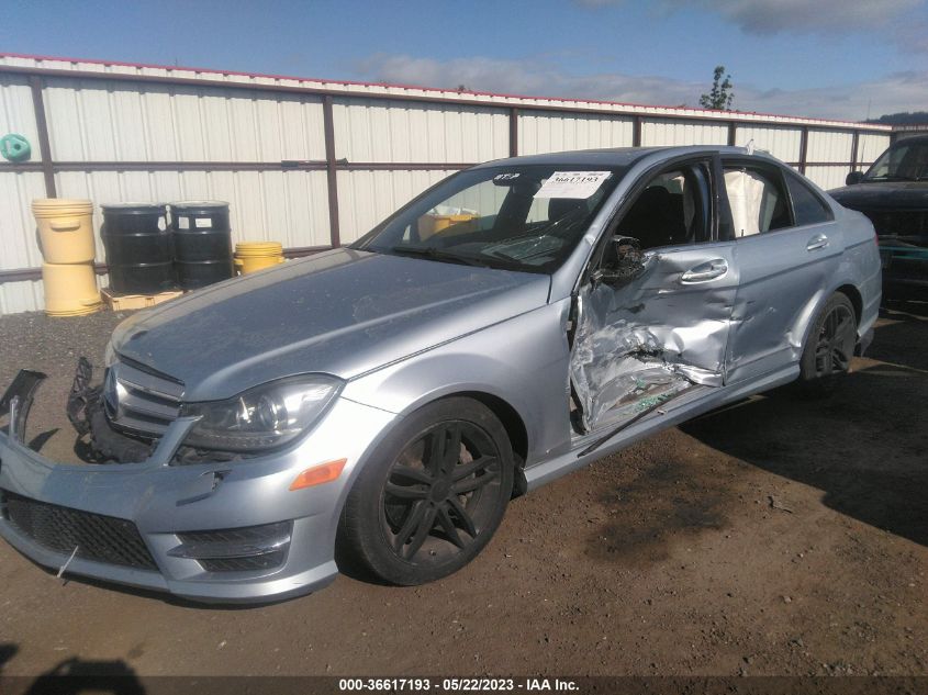 2013 MERCEDES-BENZ C-CLASS C 300 - WDDGF8ABXDG038849