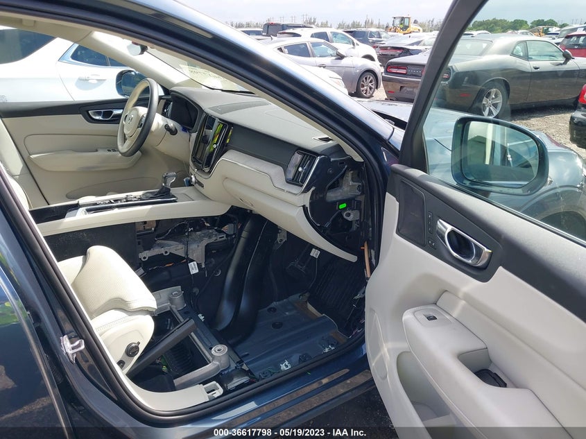 VIN YV4102DL8M1753857 2021 VOLVO XC60 INSCRIPTION