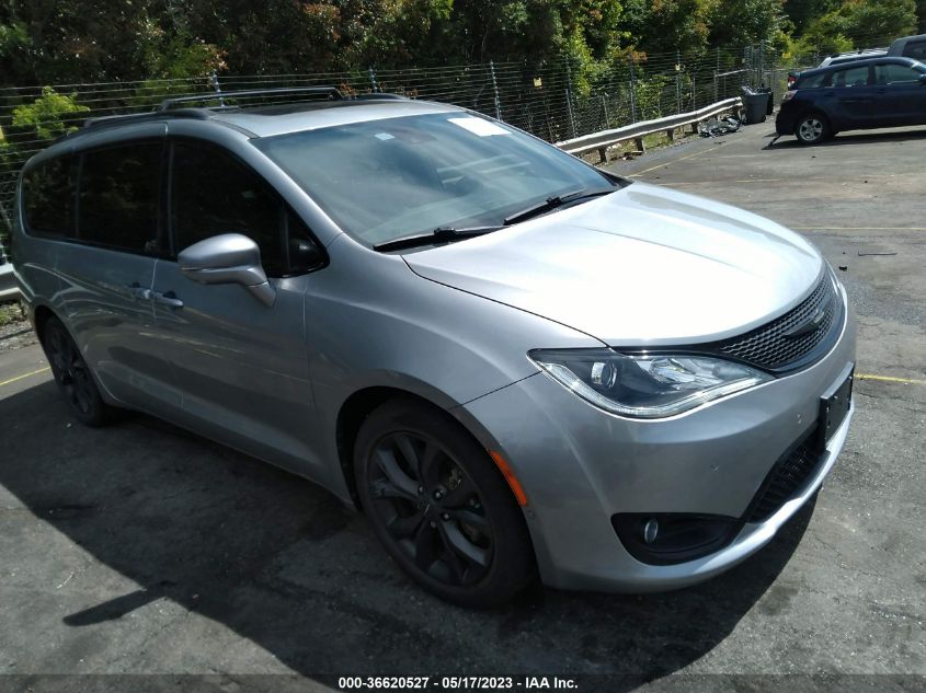 2018 CHRYSLER PACIFICA LIMITED - 2C4RC1GG2JR164946