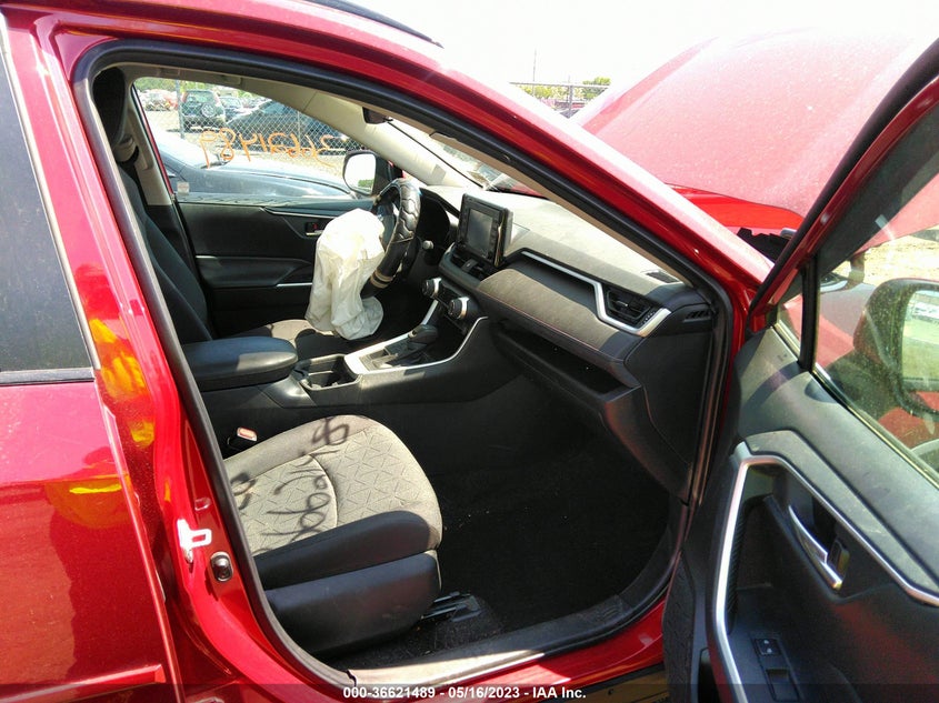 VIN 2T3P1RFV6MW233000 2021 TOYOTA RAV4 XLE