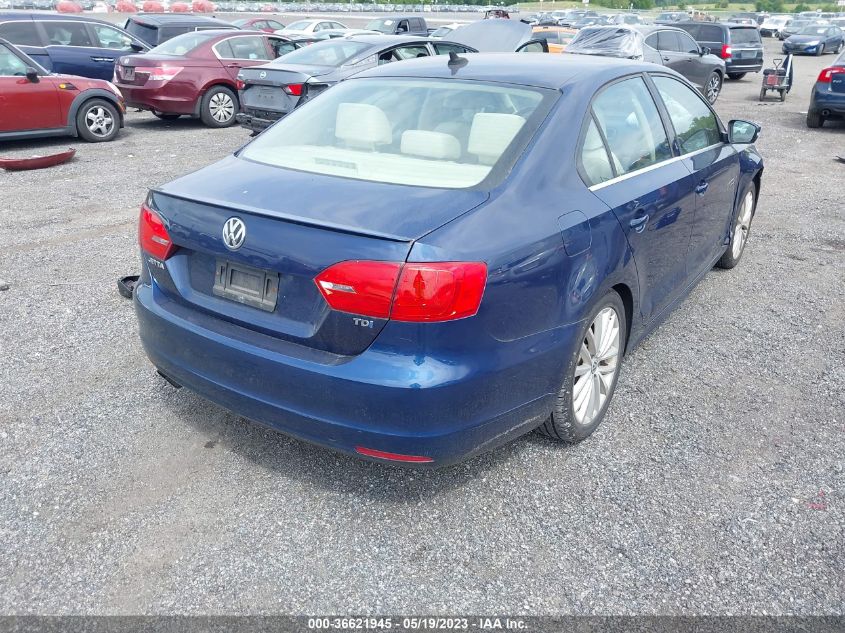 2014 VOLKSWAGEN JETTA SEDAN TDI W/PREMIUM/NAV - 3VWLL7AJ5EM428670