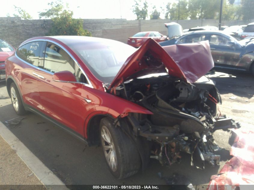 5YJXCAE21JF142026 TESLA MODEL X 75D/100D/P100D 2018