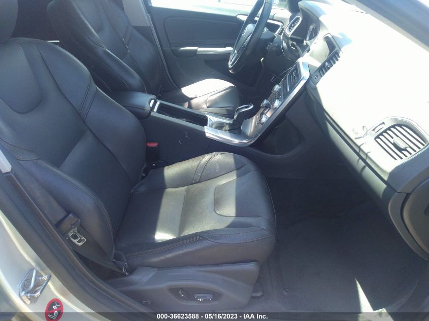 2017 VOLVO V60 CROSS COUNTRY YV440MWK6H1025778