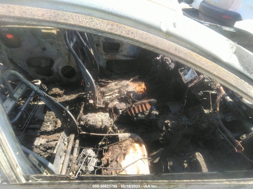 VIN JTMZFREV4JJ207307 2018 TOYOTA RAV4 LE