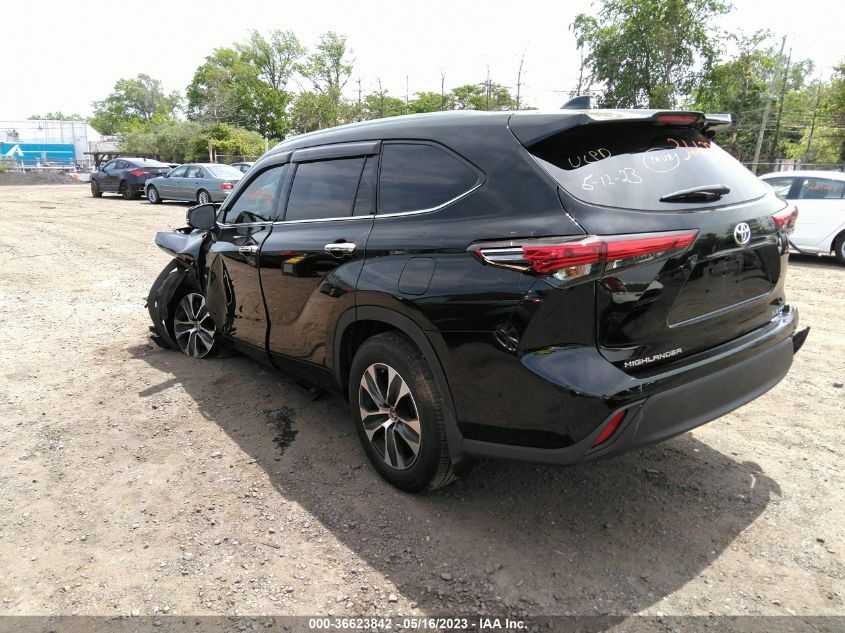 2021 TOYOTA HIGHLANDER XLE - 5TDGZRBH3MS059638