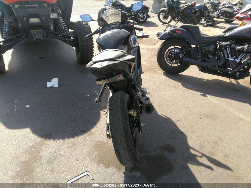 2021 YAMAHA YZFR3 A MH3RH18Y6MK005232