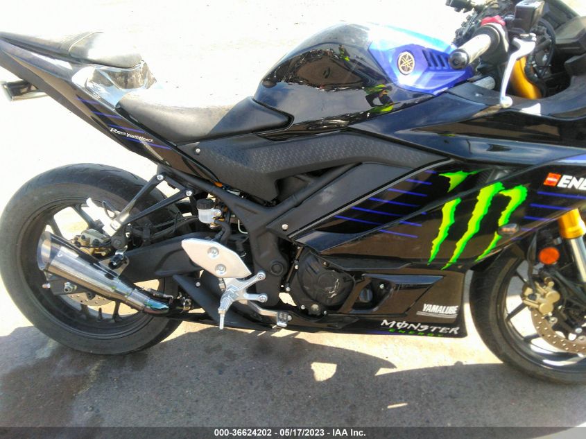 2021 YAMAHA YZFR3 A MH3RH18Y6MK005232
