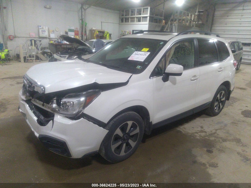 VIN JF2SJAJC9JH579126 2018 SUBARU FORESTER LIMITED
