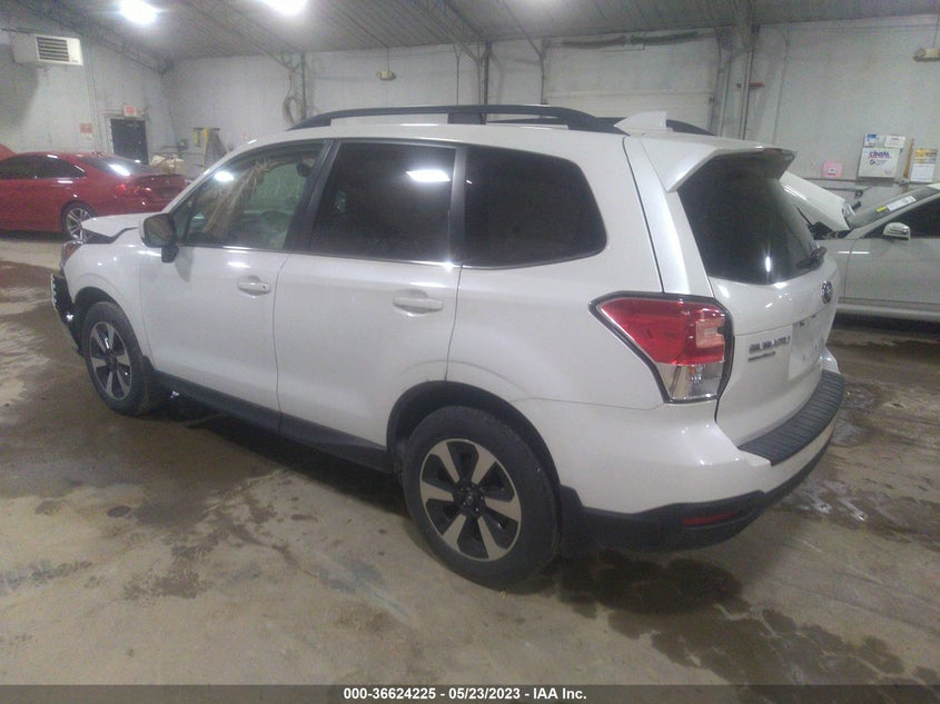VIN JF2SJAJC9JH579126 2018 SUBARU FORESTER LIMITED