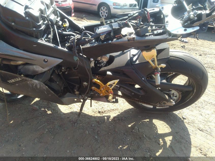 2016 YAMAHA YZFR6 JYARJ16E0GA037207