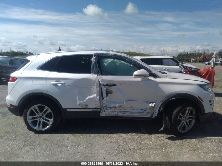 VIN 5LMCJ3D99HUL16868 2017 LINCOLN MKC RESERVE
