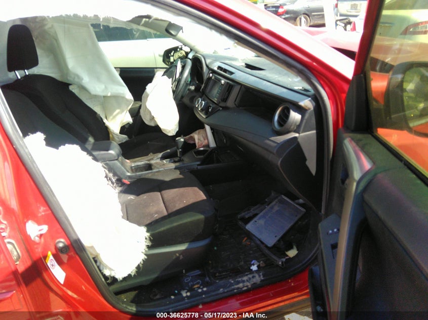 VIN JTMZFREV8HJ135831 2017 TOYOTA RAV4 LE