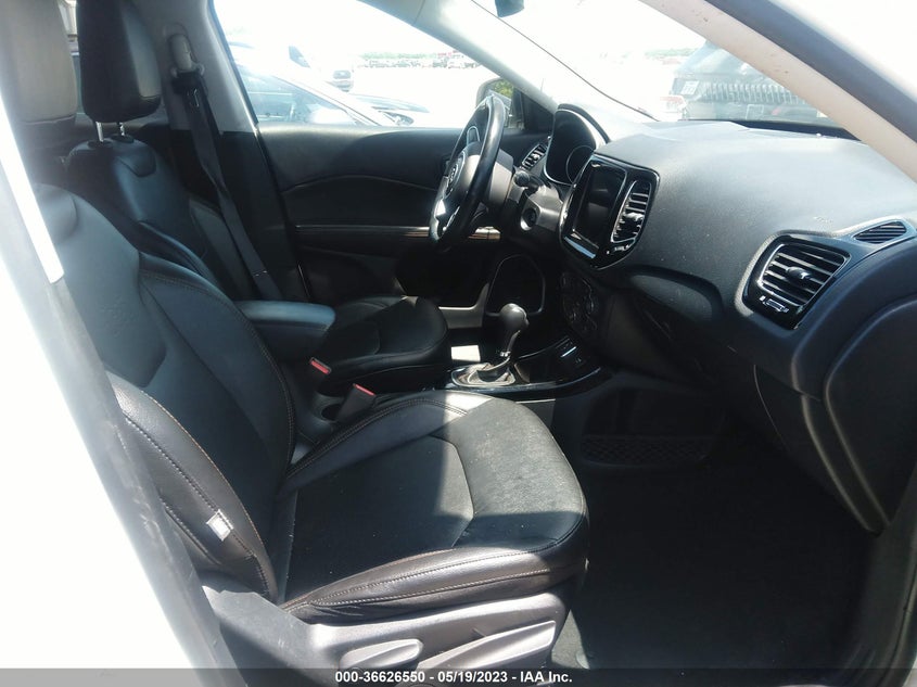 VIN 3C4NJCCB5MT528269 2021 JEEP COMPASS LIMITED