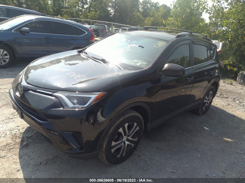 VIN 2T3BFREV7JW787865 2018 TOYOTA RAV4 LE