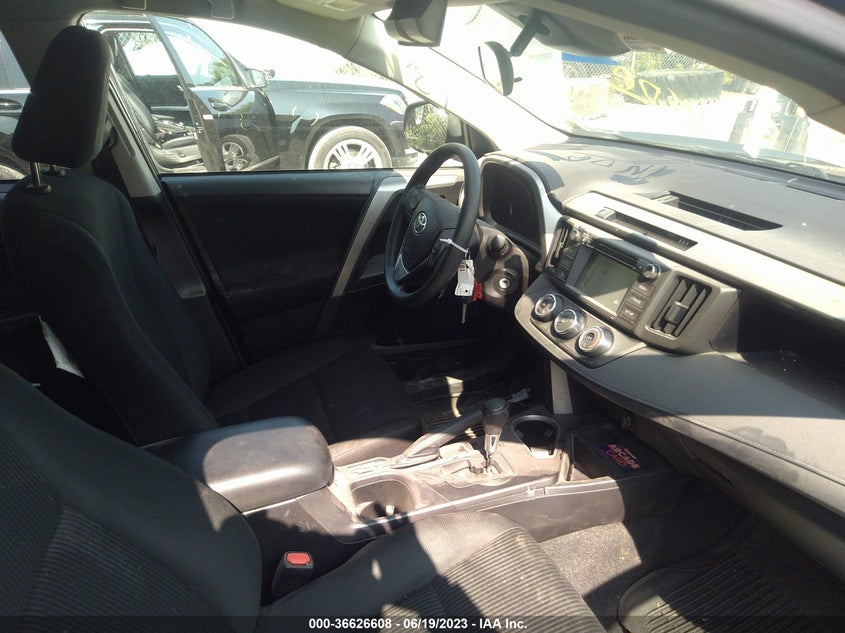 VIN 2T3BFREV7JW787865 2018 TOYOTA RAV4 LE