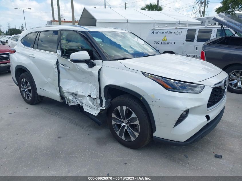 2021 TOYOTA HIGHLANDER XLE - 5TDGZRAH7MS073009