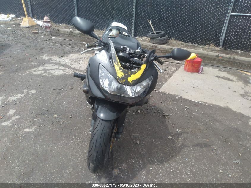 2001 HONDA CBR900 RR - JH2SC44051M102297