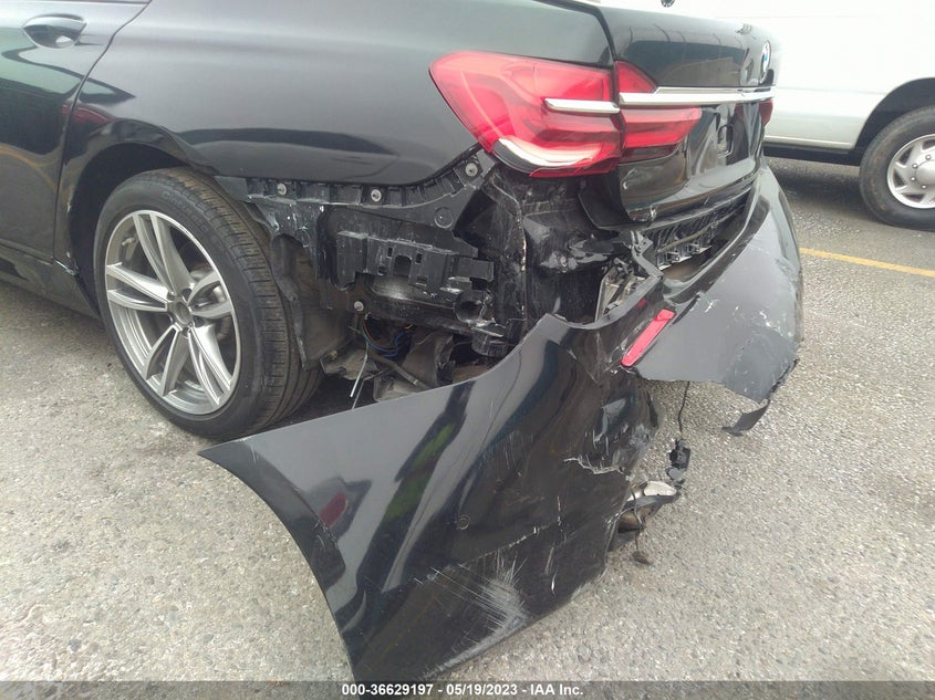 VIN WBA7E2C51KB218116 2019 BMW 7 SERIES 740I