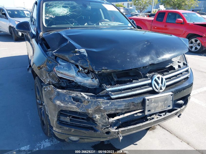 2013 VOLKSWAGEN TOUAREG EXEC WVGEP9BP8DD003819