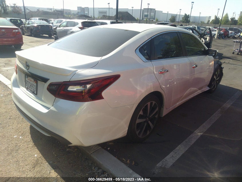 VIN 1N4AL3AP9JC120698 2018 NISSAN ALTIMA 2.5 SR