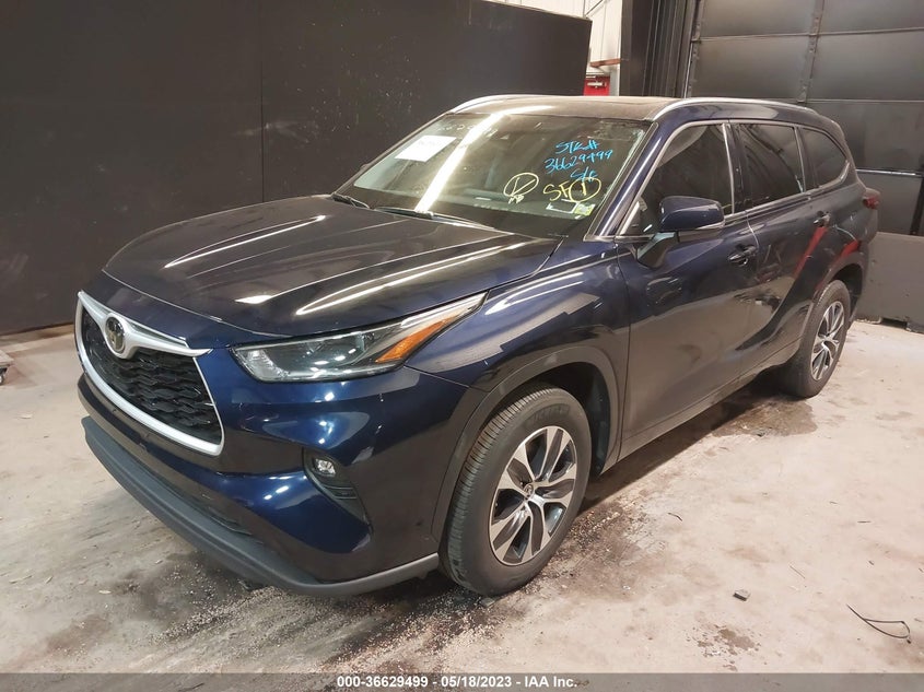 VIN 5TDGZRAH1MS062829 2021 TOYOTA HIGHLANDER XLE