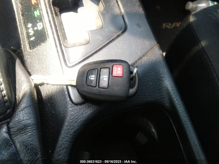 2016 TOYOTA RAV4 LE - JTMZFREV7GJ070680