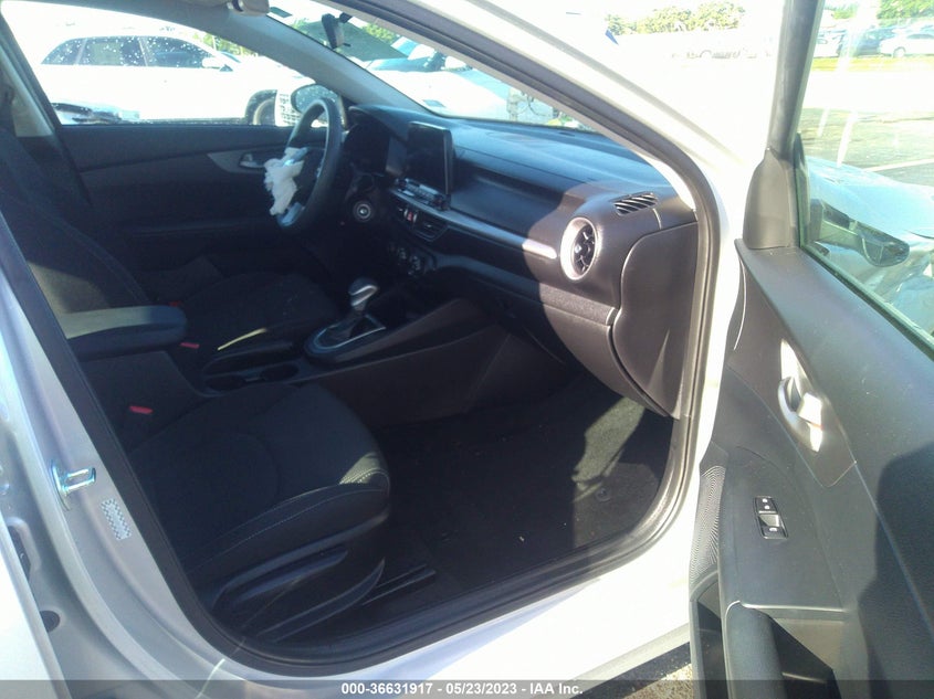 VIN 3KPF24AD4ME345686 2021 KIA FORTE LXS