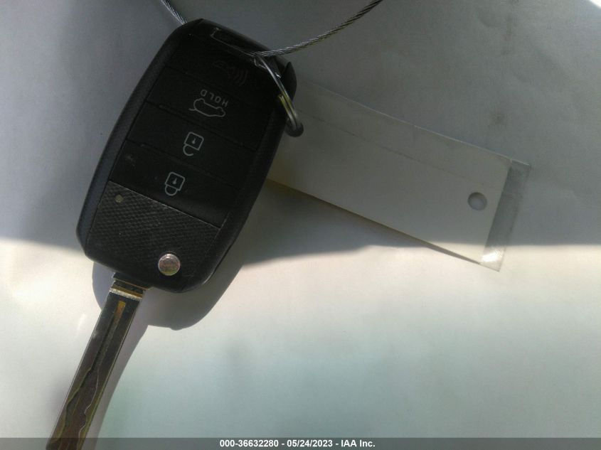 2015 KIA SOUL + - KNDJP3A54F7773422