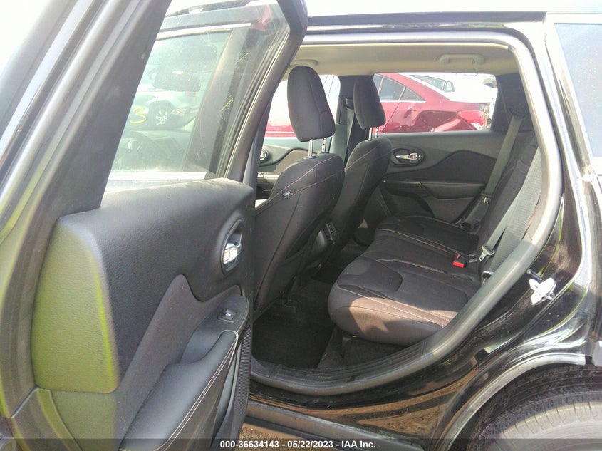 VIN 1C4PJLCB0HW518323 2017 JEEP CHEROKEE LATITUDE