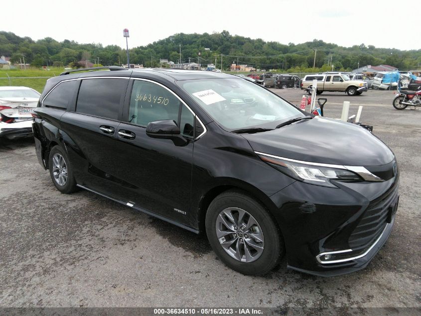 2021 TOYOTA SIENNA XLE - 5TDJRKEC1MS037358