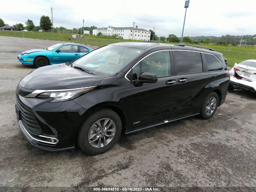 2021 TOYOTA SIENNA XLE - 5TDJRKEC1MS037358