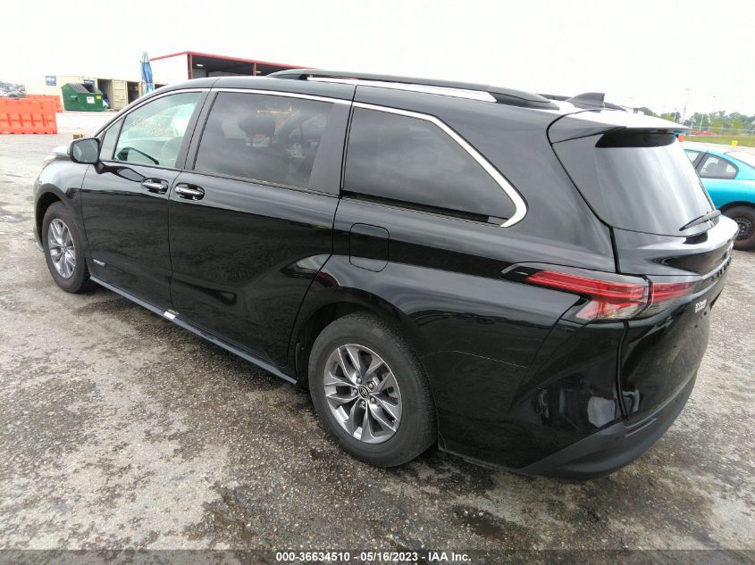 2021 TOYOTA SIENNA XLE - 5TDJRKEC1MS037358