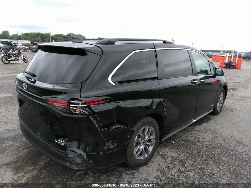 2021 TOYOTA SIENNA XLE - 5TDJRKEC1MS037358