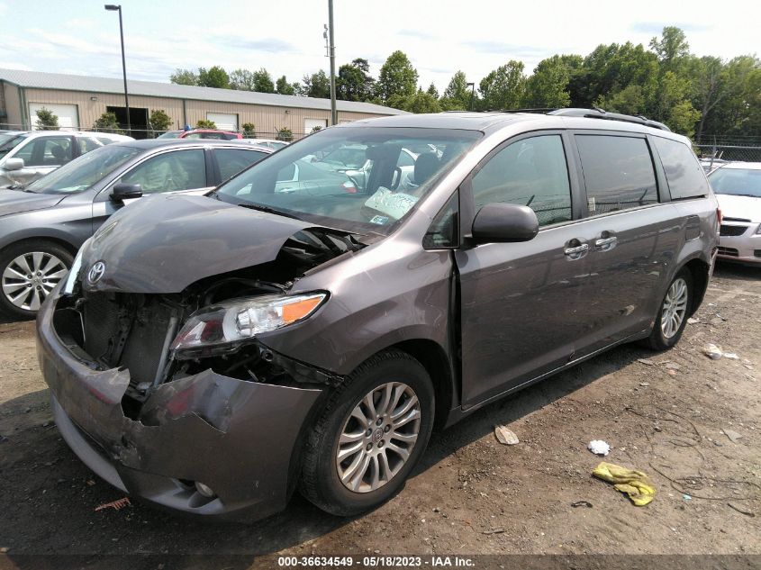 5TDYK3DC4FS595461 2015 TOYOTA SIENNA, photo no. 2