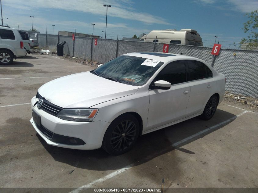 2014 VOLKSWAGEN JETTA SEDAN TDI W/PREMIUM/NAV - 3VWLL7AJ5EM383701