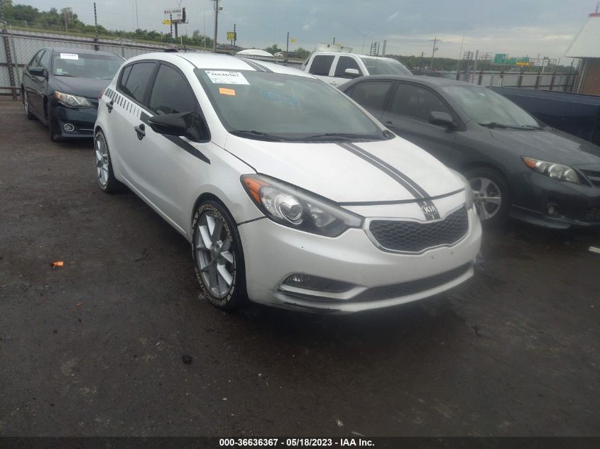 2016 KIA FORTE 5-DOOR LX - KNAFK5A8XG5527088