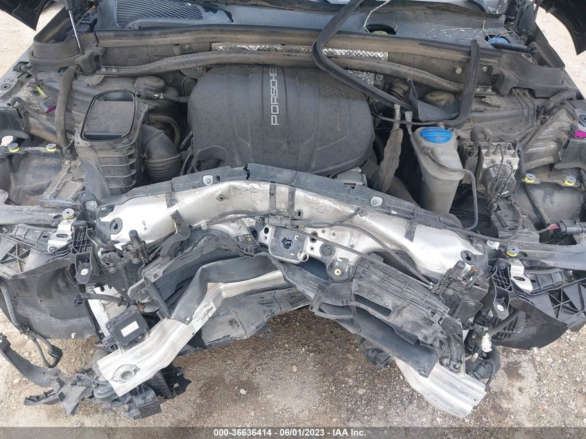 VIN WP1AA2A50JLB05501 2018 PORSCHE MACAN