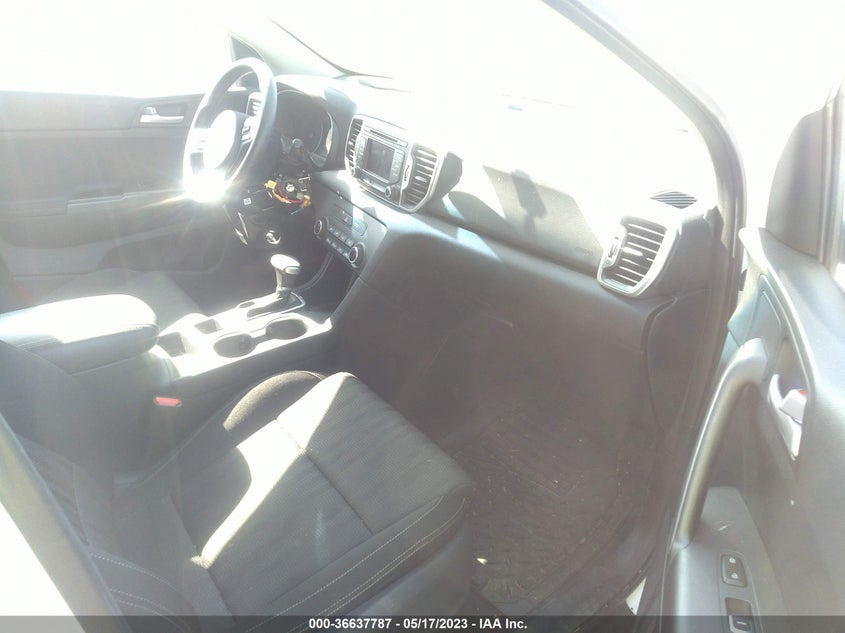 VIN KNDPMCAC4K7491812 2019 KIA SPORTAGE LX