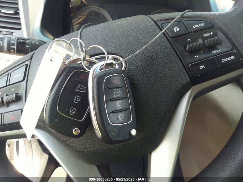 2017 HYUNDAI TUCSON SE - KM8J33A46HU587125