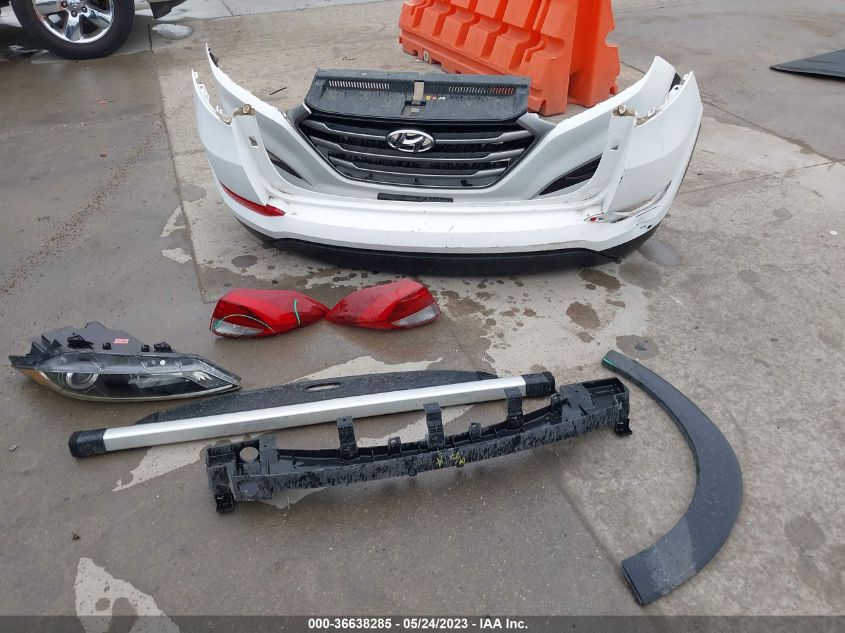 2017 HYUNDAI TUCSON SE - KM8J33A46HU587125