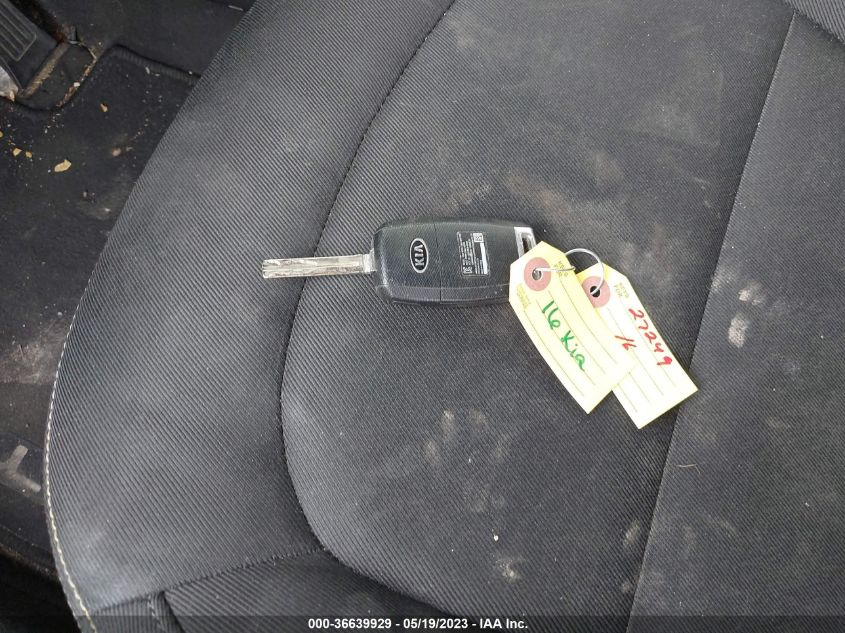 2016 KIA SOUL + - KNDJP3A50G7354081