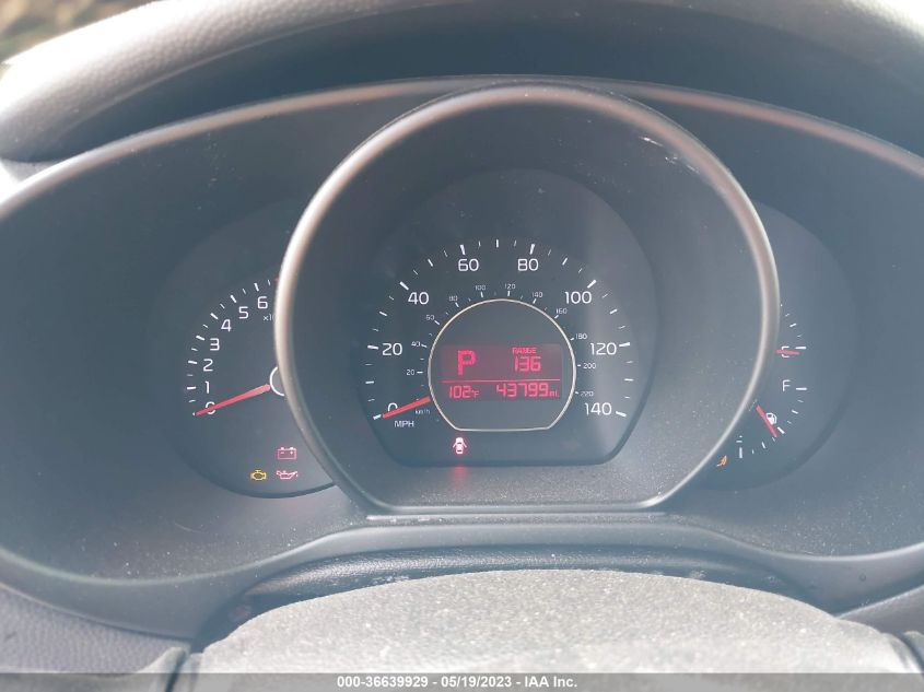 2016 KIA SOUL + - KNDJP3A50G7354081