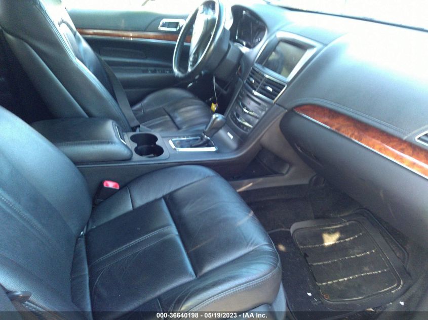 2016 LINCOLN MKT - 2LMHJ5FK2GBL02761