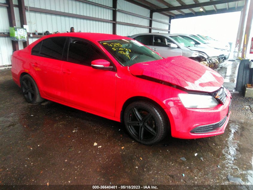 2014 VOLKSWAGEN JETTA SEDAN SE - 3VWD17AJ5EM261981