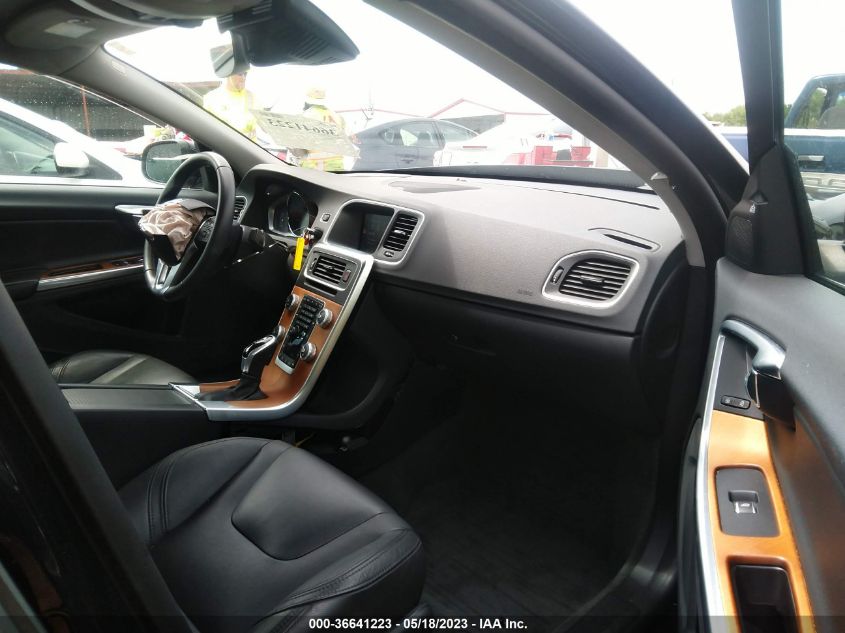 2017 VOLVO S60 INSCRIPTION PLATINUM - LYV402TM2HB151044