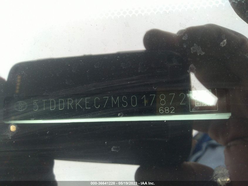 2021 TOYOTA SIENNA XSE - 5TDDRKEC7MS017872